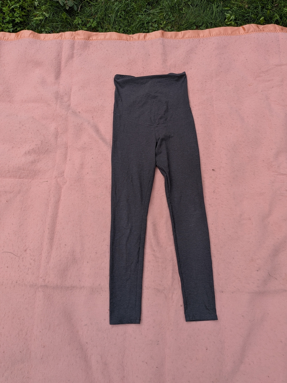 Maternity: H&M Mama Dark Grey Leggings